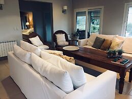 Acogedora Casa En Exclusivo Barrio