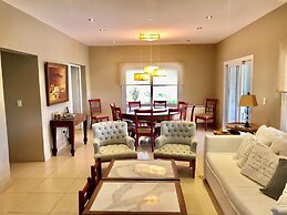 Acogedora Casa En Exclusivo Barrio