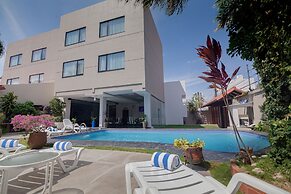 Sirari Suites Hotel