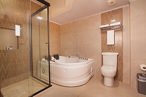Sirari Suites Hotel