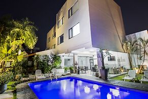 Sirari Suites Hotel