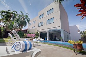 Sirari Suites Hotel