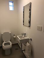 Deluxe 2bedr Apartment With Balcony