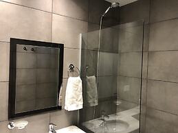 Deluxe 2bedr Apartment With Balcony