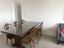 Deluxe 2bedr Apartment With Balcony