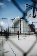 Level Chicago – Old Town