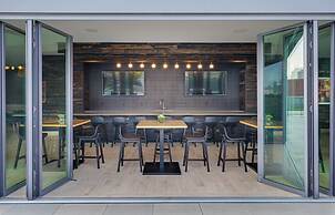 Level Chicago – Old Town