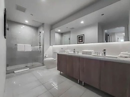 Level Chicago – Old Town