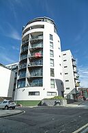 Spacious bright apartment w parking