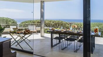 Moondance Villa & Suites