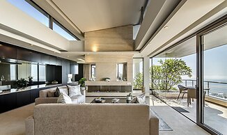 Moondance Villa & Suites