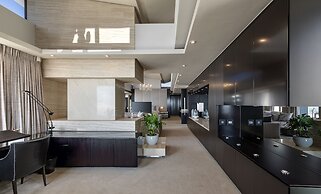 Moondance Villa & Suites