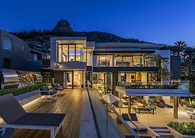 Moondance Villa & Suites