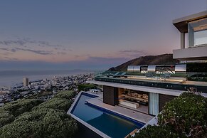 Moondance Villa & Suites