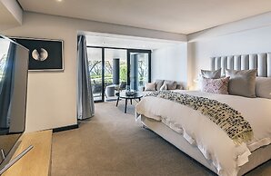 Moondance Villa & Suites