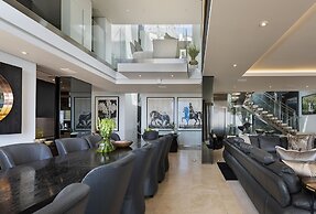 Moondance Villa & Suites