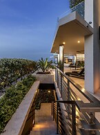 Moondance Villa & Suites