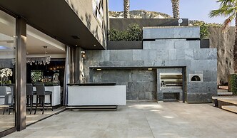 Moondance Villa & Suites