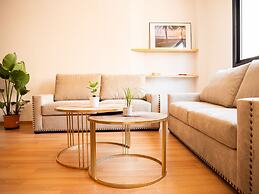 Stylish Apartment in downtown with Pool