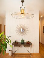 Stylish Apartment in downtown with Pool