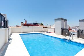 Stylish Apartment in downtown with Pool