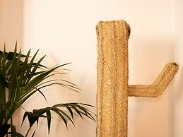 Stylish Apartment in downtown with Pool