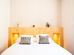 Stylish Apartment in downtown with Pool