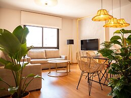 Stylish Apartment in downtown with Pool