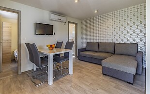 Mobile Home Rojnic- Campsite