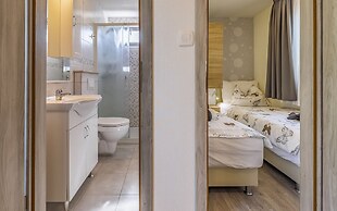 Mobile Home Rojnic- Campsite