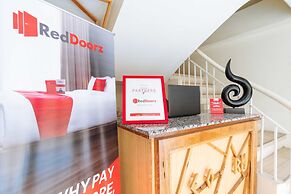 RedDoorz @ University Belt Manila