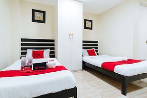 RedDoorz @ University Belt Manila