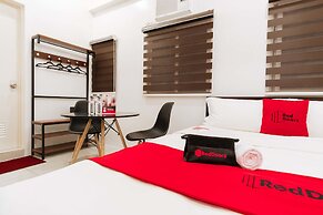 RedDoorz Plus near UST Manila