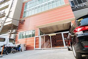 RedDoorz Plus near UST Manila