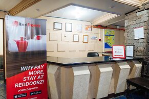 RedDoorz @ Downtown Bacolod