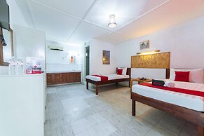 RedDoorz Premium @ Clarkview Angeles City