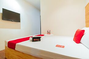 RedDoorz @ Vicente Street Espana Manila