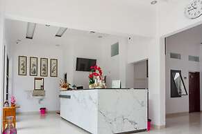 RedDoorz near Jawa Timur Park 3