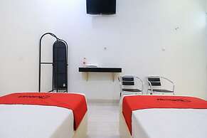 RedDoorz near Klaten Train Station