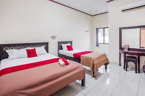 RedDoorz near XT Square 2