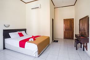 RedDoorz near XT Square 2