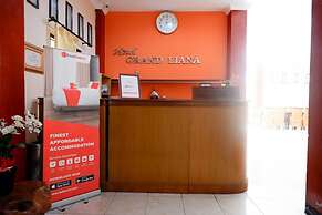 RedDoorz Plus near Stadion Wijaya Kusuma
