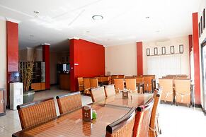 RedDoorz Plus near Stadion Wijaya Kusuma