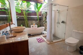 Flamboyant Villa Ubud