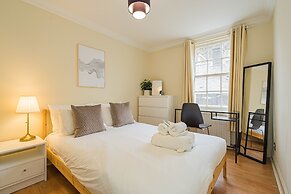 2 Bed Grassmarket Apartment
