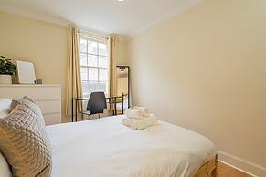 2 Bed Grassmarket Apartment
