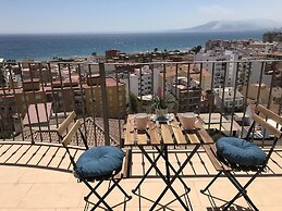 Rooms in Seafront Villa