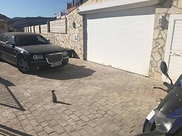 Rooms in Seafront Villa