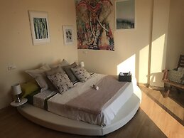 Rooms in Seafront Villa