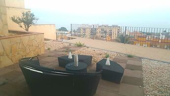 Rooms in Seafront Villa